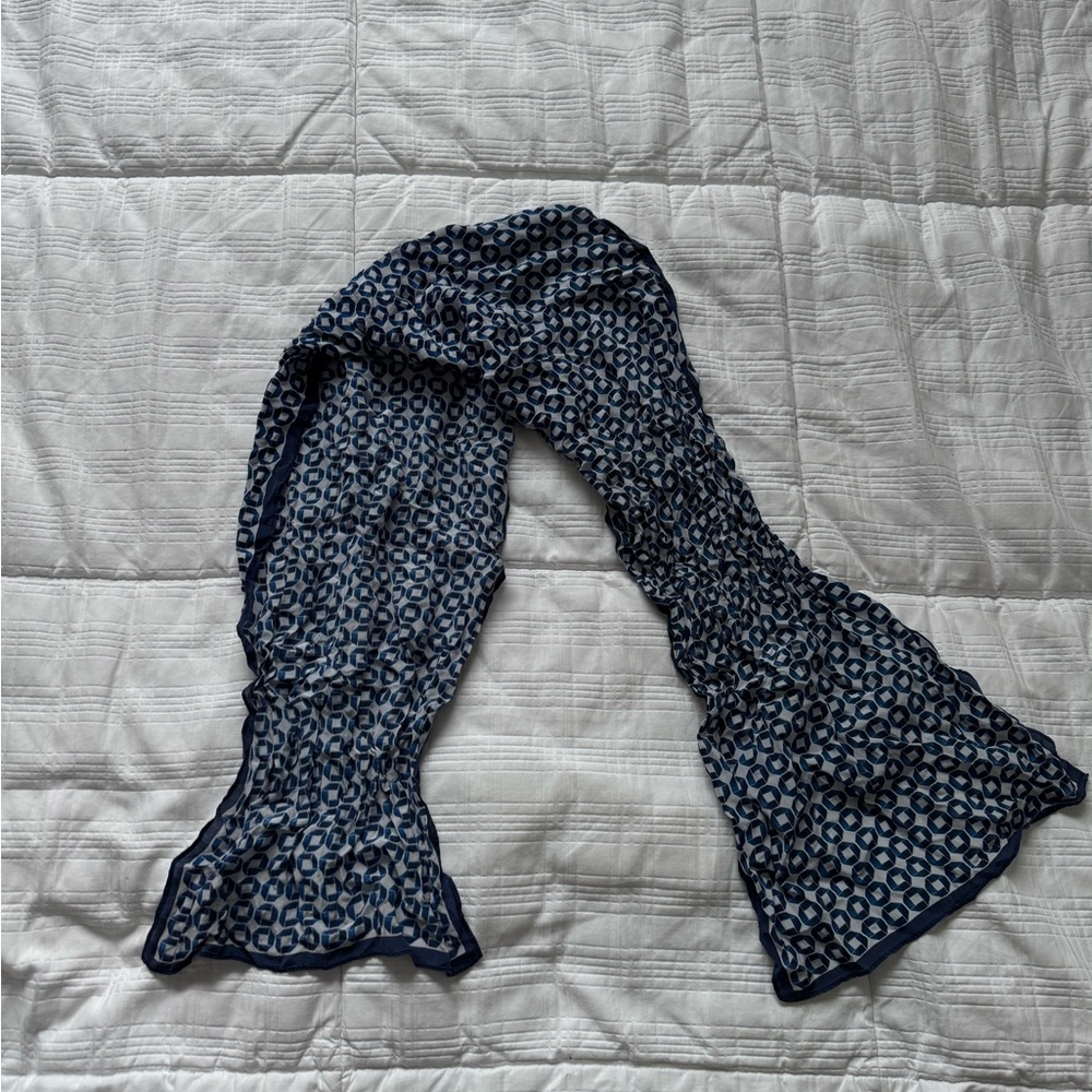 Chase Land’s End blue tie scarf